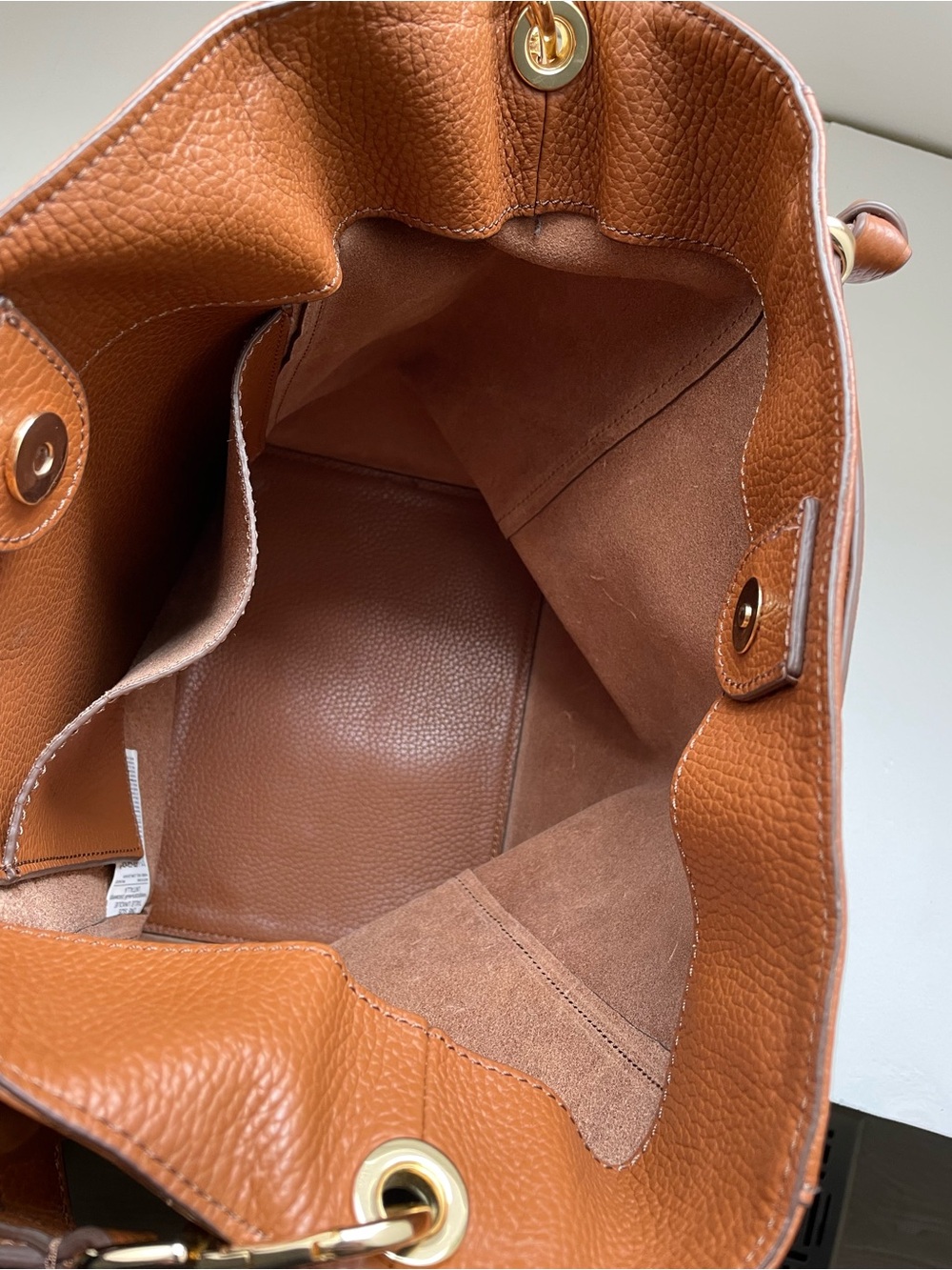 Classic Brown Leather Bucket Bag - Timeless - Picture 6 of 9